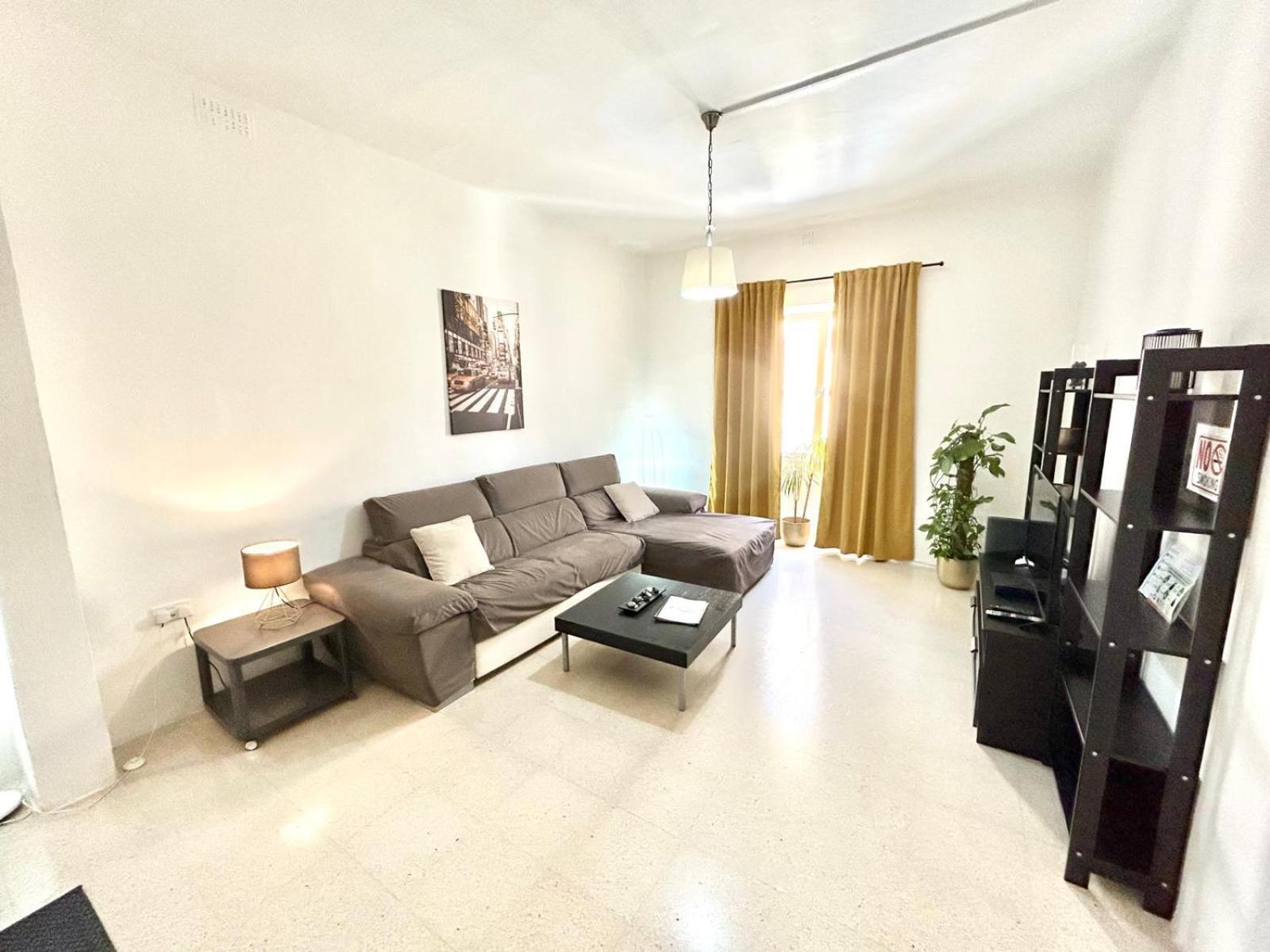 St Julians - Balluta Bay Large 3 Bedroom Apartment Sliema Zewnętrze zdjęcie