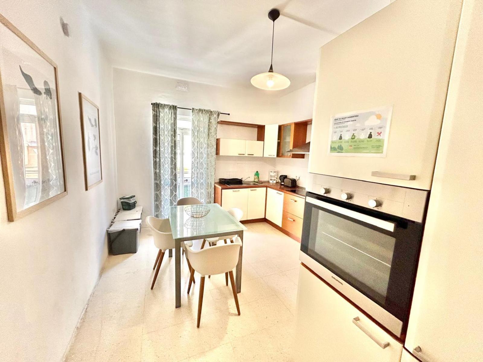 St Julians - Balluta Bay Large 3 Bedroom Apartment Sliema Zewnętrze zdjęcie