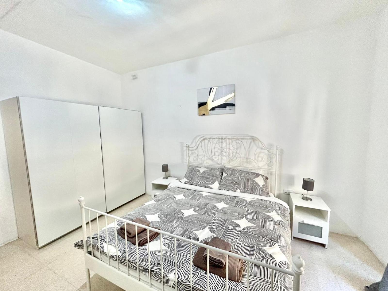 St Julians - Balluta Bay Large 3 Bedroom Apartment Sliema Zewnętrze zdjęcie